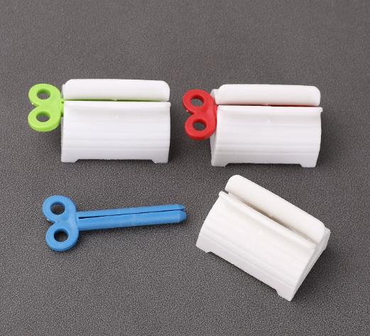 1 /3 Toothpaste Squeezer, Cleanser, Hand Cream, Manual Rolling Squeezer, Bathroom Toothpaste Holder, Toothpaste Clip White