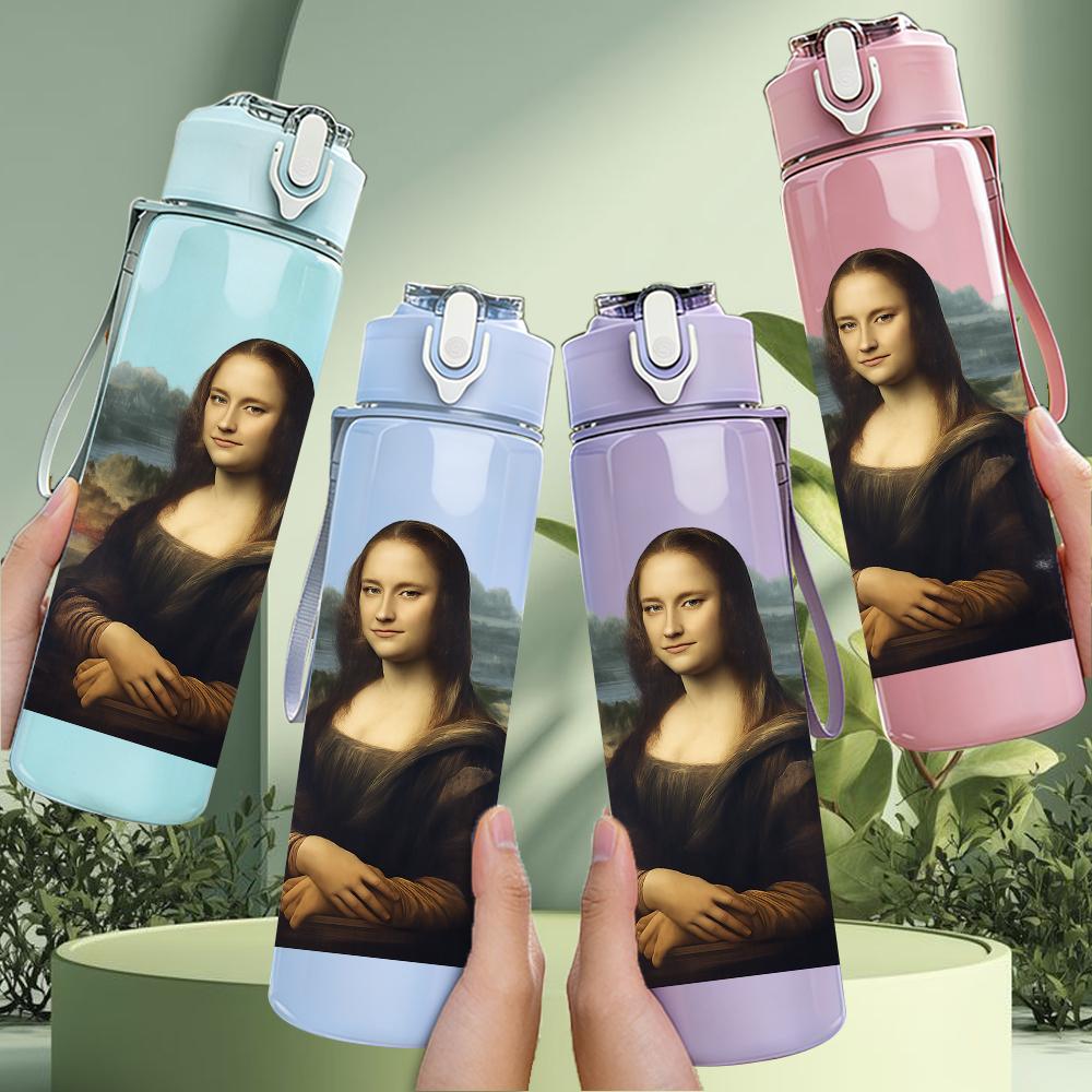 1PC Mona Lisa Classic Portrait 750ml Color Plastic Sports Water Bottle Leakproof Flip Straw Lid For Sports Office Home Use
