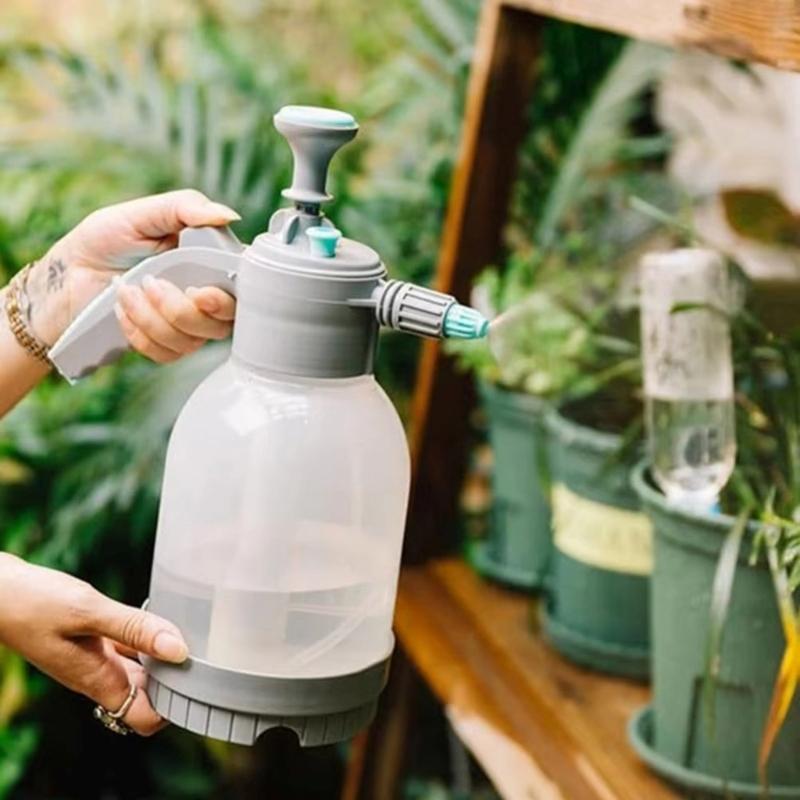 Practical and Durable Sprinkling Can High Performances Plastic Watering Device For Gardening Lovers And City Farmers