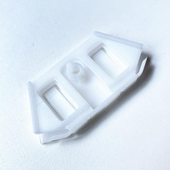 1PC Front Door Window Glass Retainer 25687641 For Buick Park Avenue 1997-2005