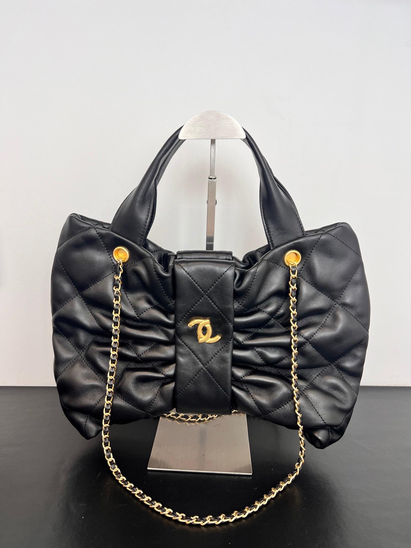 

25 Little Fragrant Bow Bag With Grid Chain Wrinkle Single Shoulder Handheld Women s New Fashionable High Quality Texture Small size: 18x26X5cm чорний