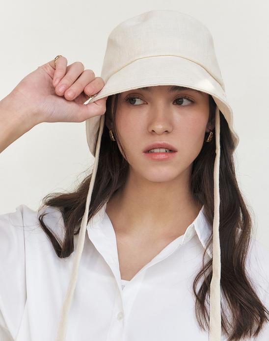 Hejiseuyeoseongaegseseoli Ivory Melange Linen Blend Bucket Hat