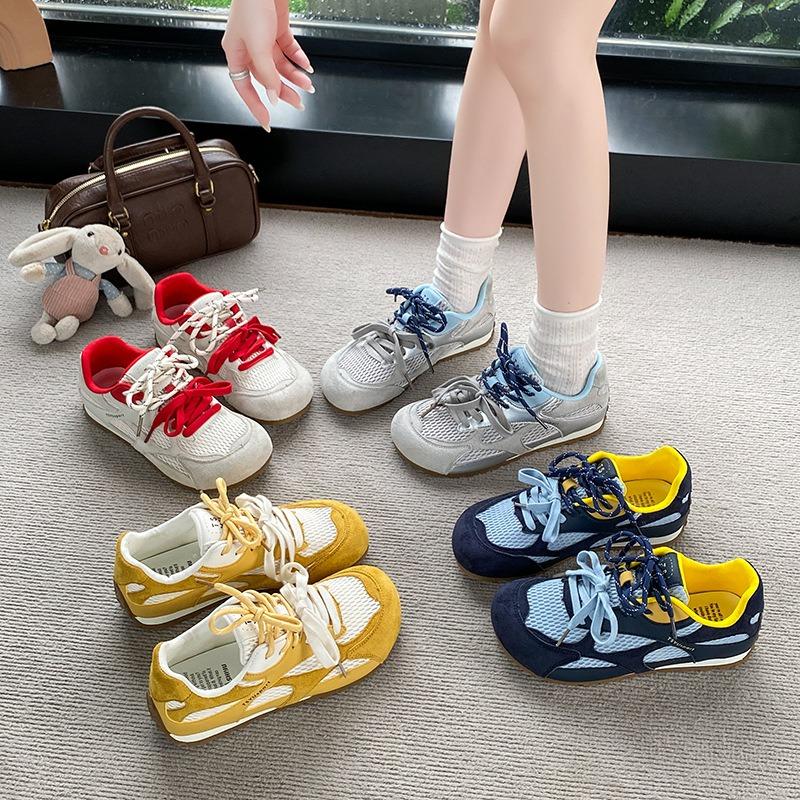 Sneakers women's new mesh breathable shock absorption lightweight running shoes are not tired