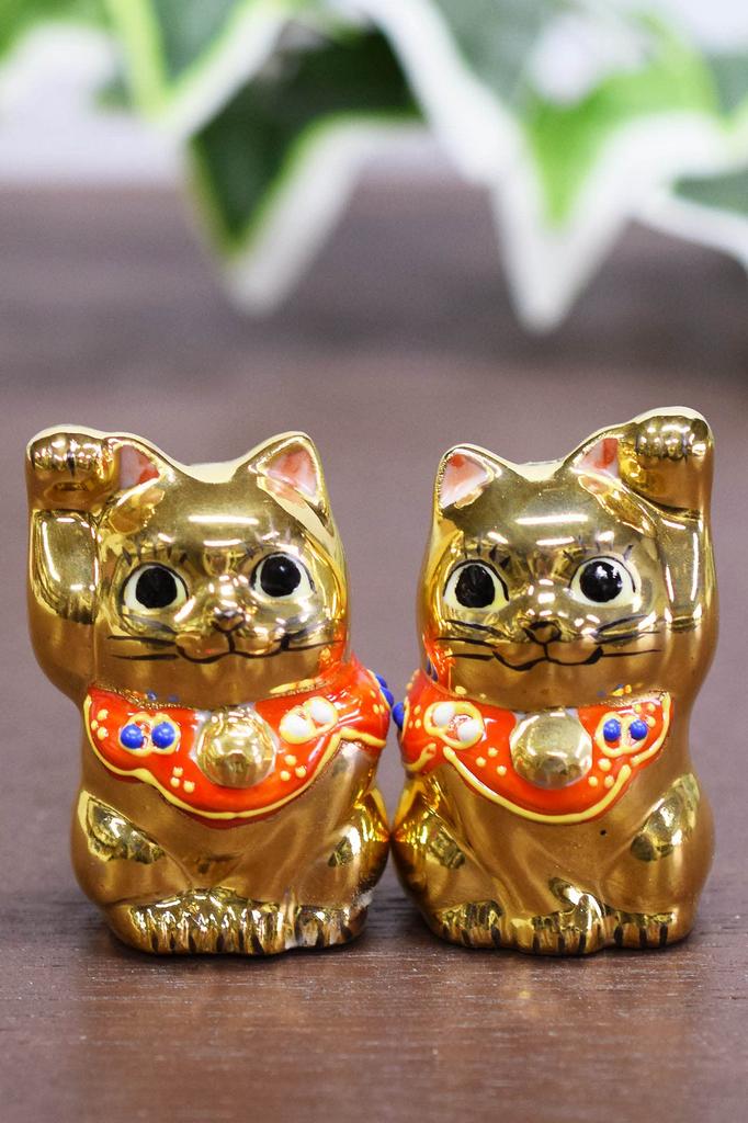 Cute Kutani Ware Maneki-neko Figurine, Chibi Maneki-neko, Gold, Perfect for Opening Ceremonies, Birthdays, or As a Pair of Gifts