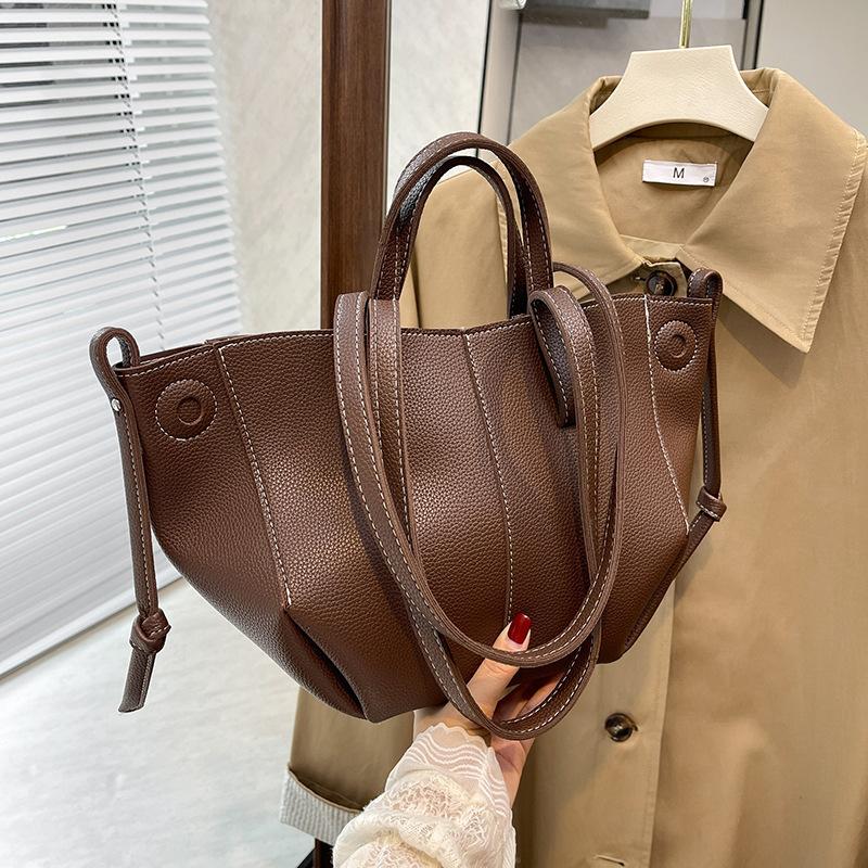 

Корейська версія жіночої ПУ модної сумки через плече осінь і зима популярні плісировані пельмені сумочка подруга рюкзак для покупок коричневий