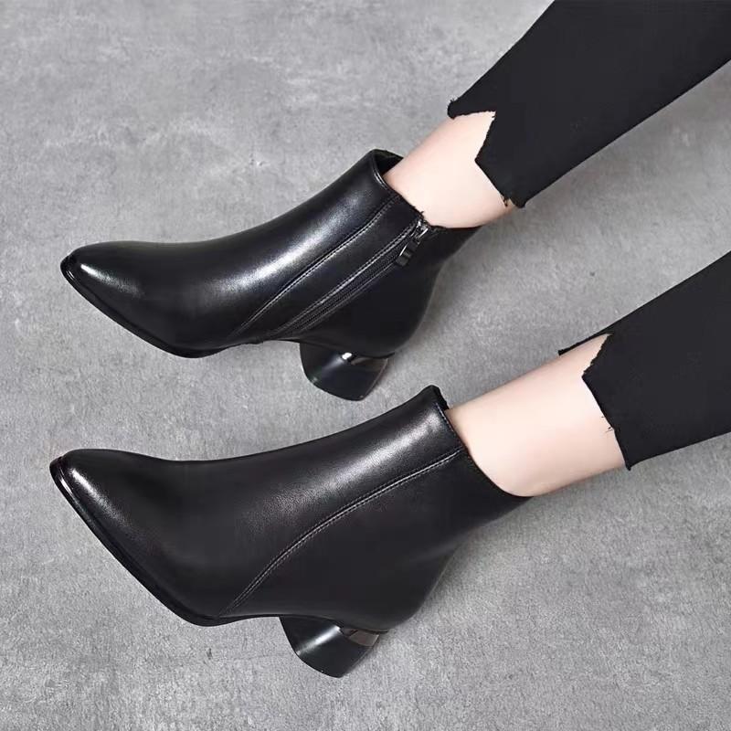 

2025 новые короткие остроносые сапоги на среднем толстом каблуке женские сапоги универсальные удобные короткие сапоги короткие остроносые сапоги 35 чёрный