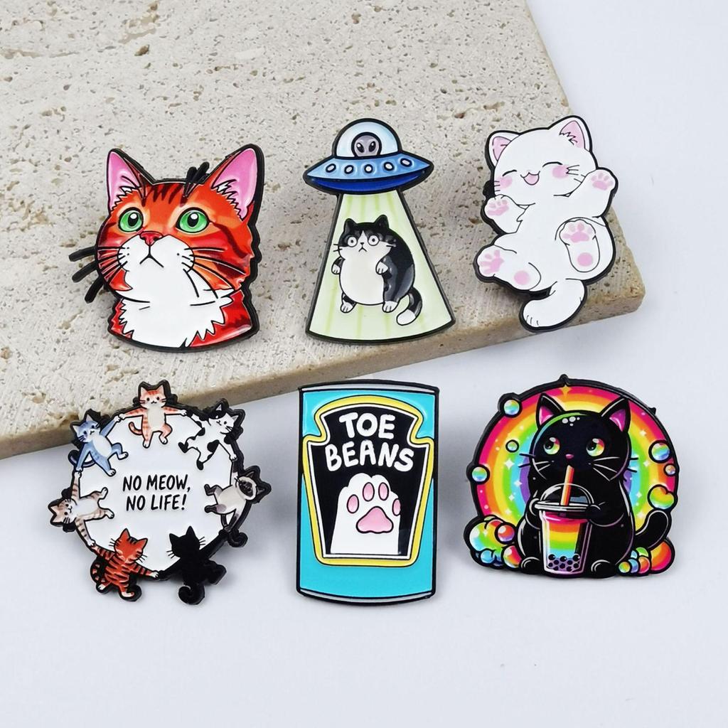 Cartoon Cat Brooch: Creative Alloy Enamel Badge for Backpack or Clothing
