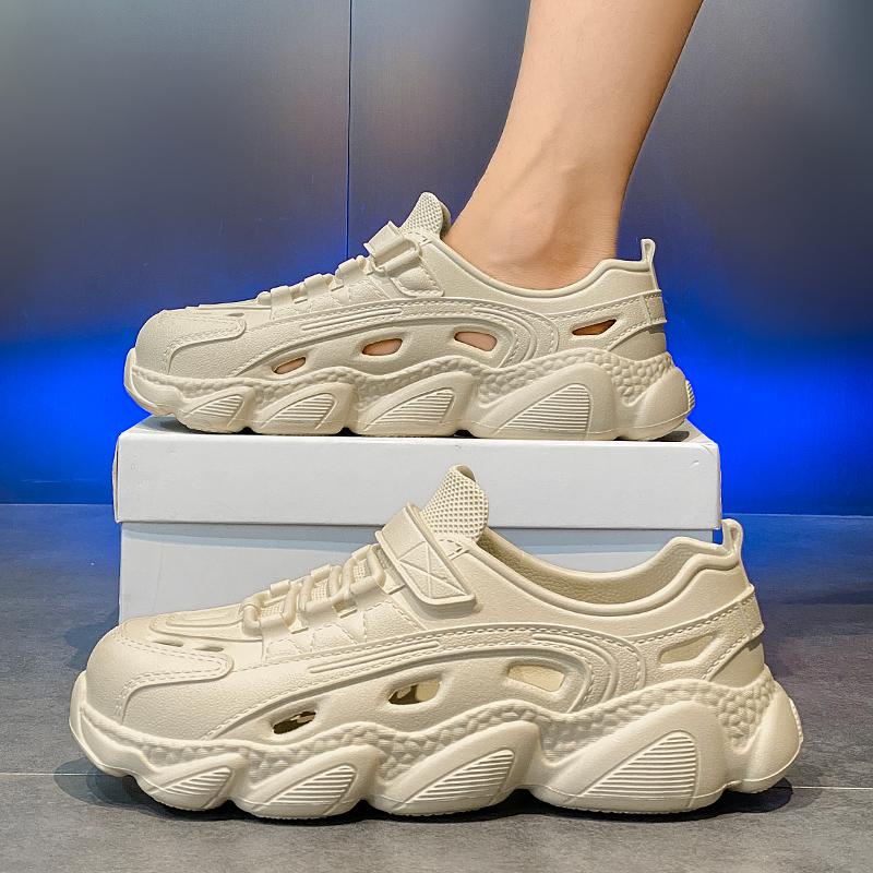 Fashion 2024 New Trendy Sandals for Men Thick Non Slip Wear-resistant Fashionable EVA One-piece Molded Couple Style Hole Shoes Wholesale