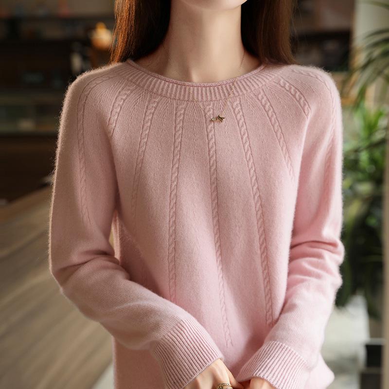 

Утепленный шерстяной свитер крупной вязки «косы» прилегающего силуэта - круглый вырез, универсальный для осени/зимы L (110-125 lbs)