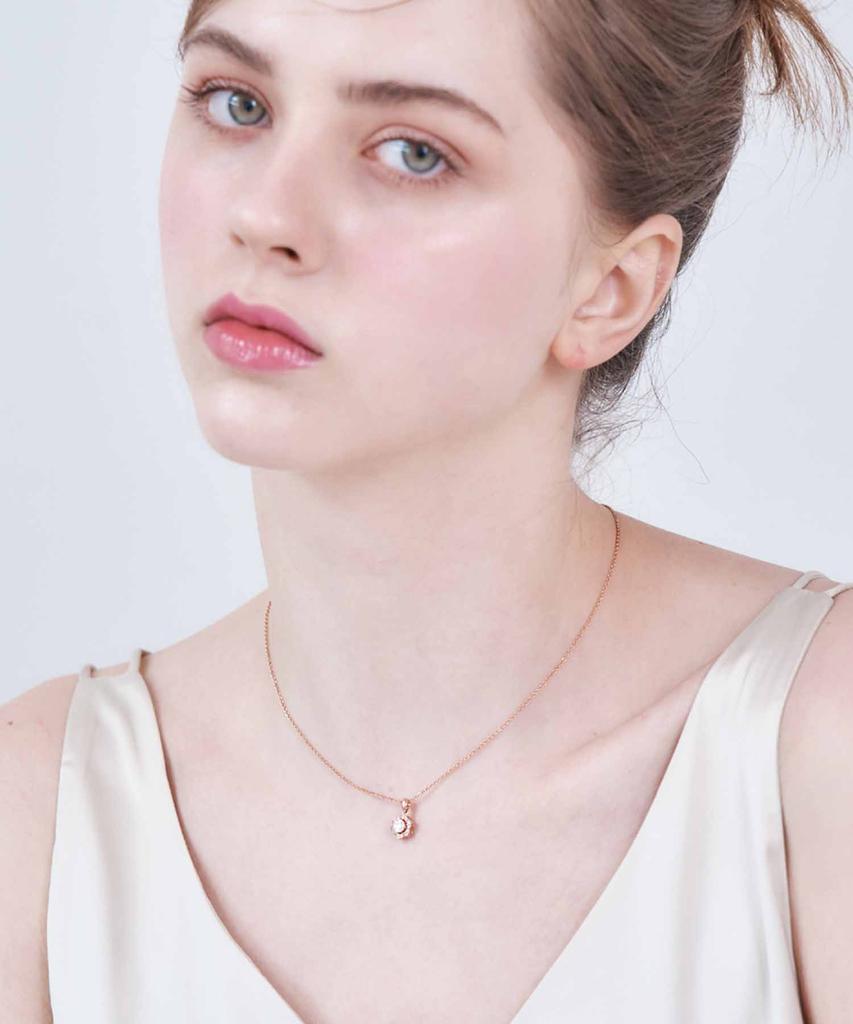 Cranne Flower Line Necklace C24Nb122