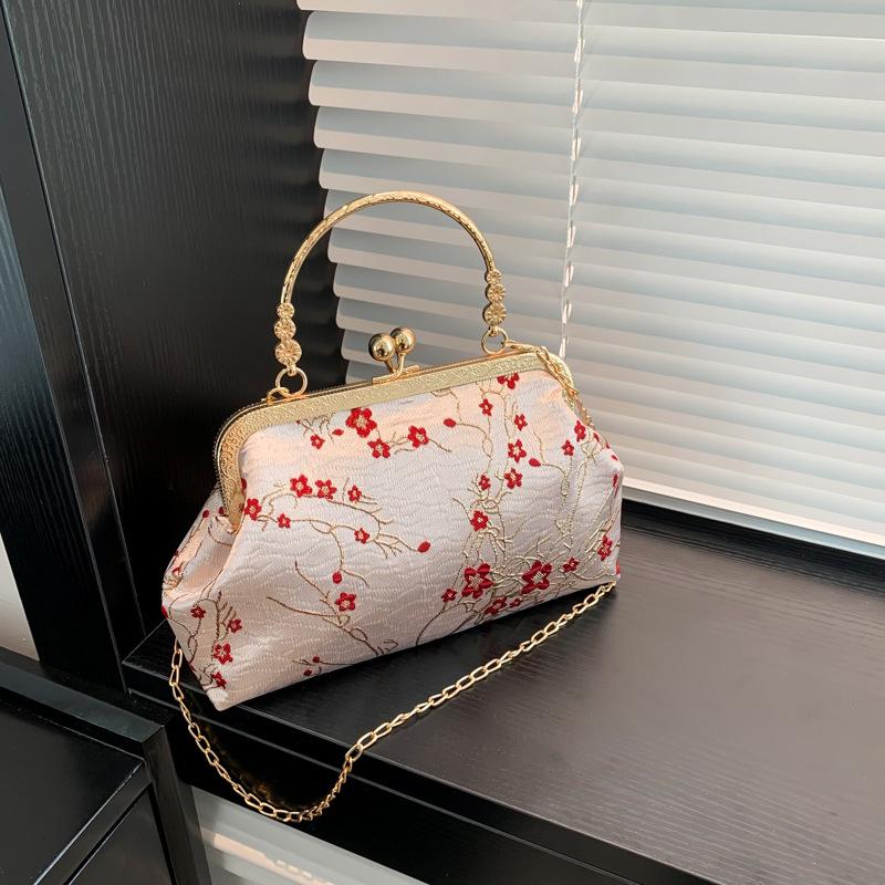 

Темпераментная нежная модная сумочка 2025 весна новая универсальная цепочка мессенджер маленькая квадратная сумка красный