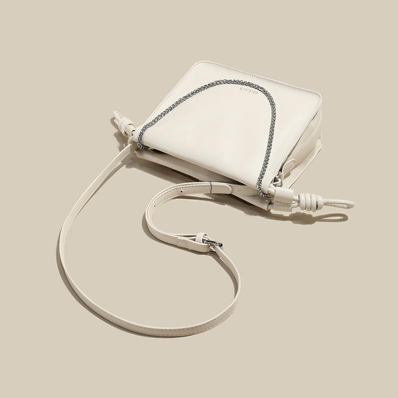 IELGY Черная женская сумка через плечо со складками и цепочкой бежевый — фото 8