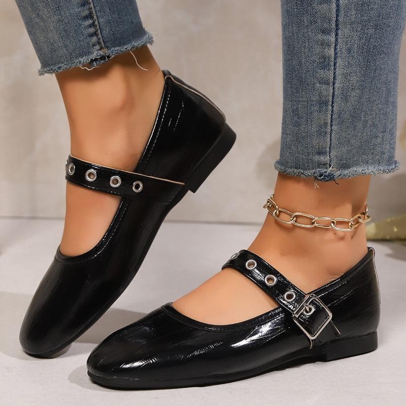 Spring and Autumn's New Round Toe Flat Flat One-shoulder Buckle Women's Single Shoes