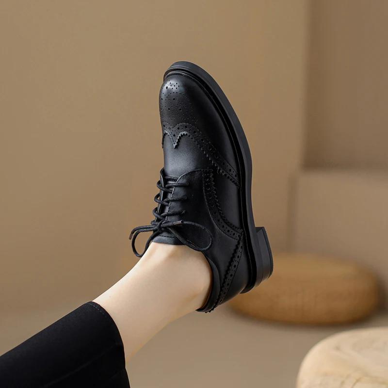 Fashion 2025 New Spring Genuine Leather Loafers Women Round Toe Shoes for Women Comfort Women Pumps Belt Buckle Leather Shoes