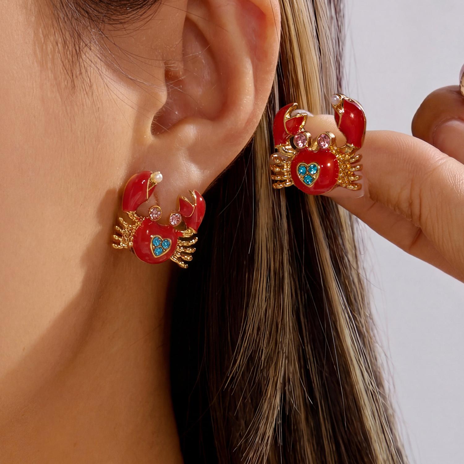 

New Design Shiny Rhinestone Red Heart Crab Stud Earrings For Women Beach Cute Funny Sea Animal Crab Earring Vacation Zircon