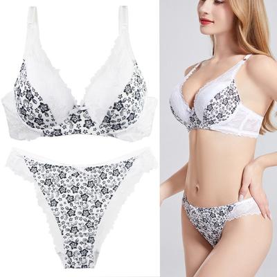 Västern-stil Anti-sag Större Storlek BH och Trosset Set Sexig Bygel-BH med Spets Push-up med Hudvänliga Bekväma Trosor