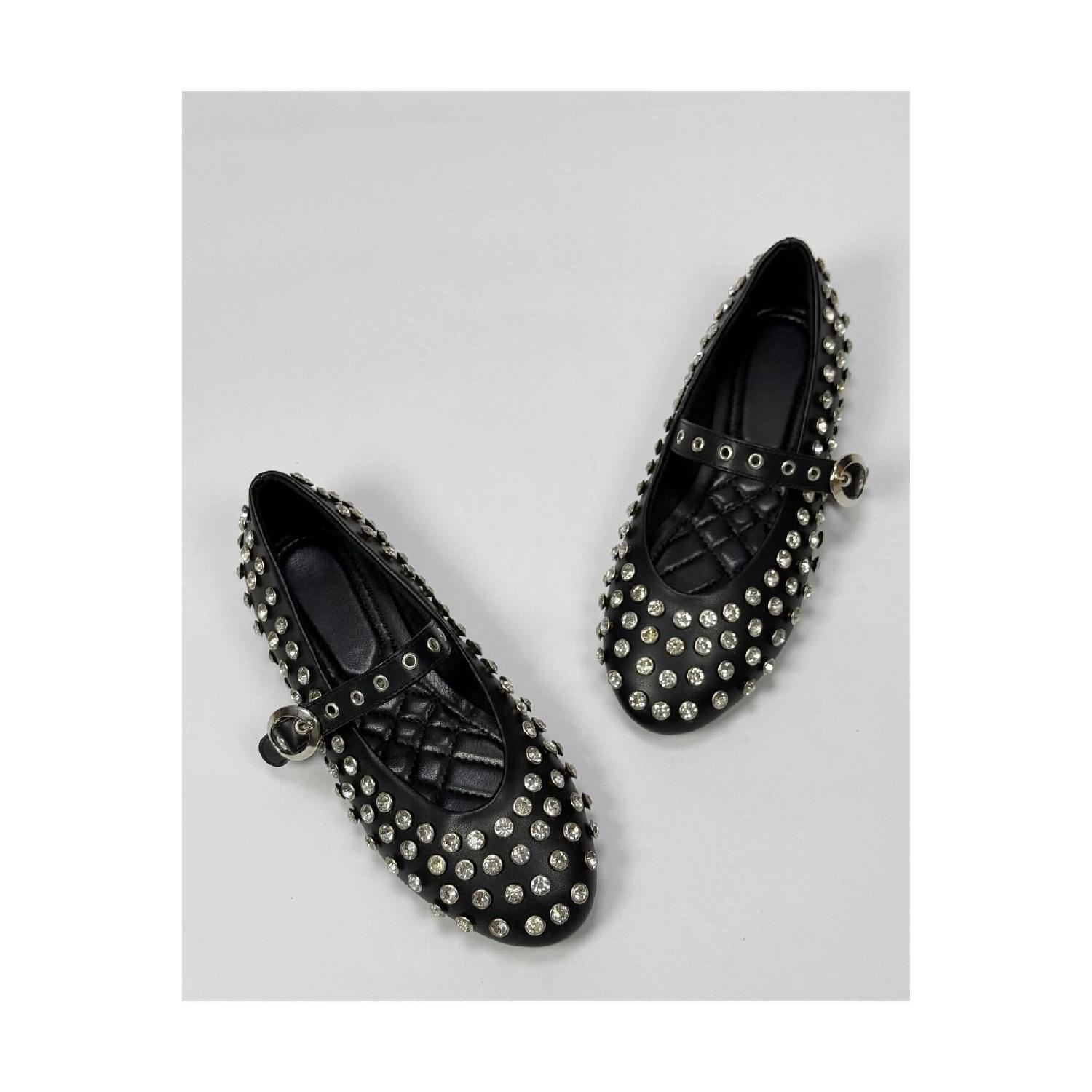 

Female With Stones On The Woman 36 чорний