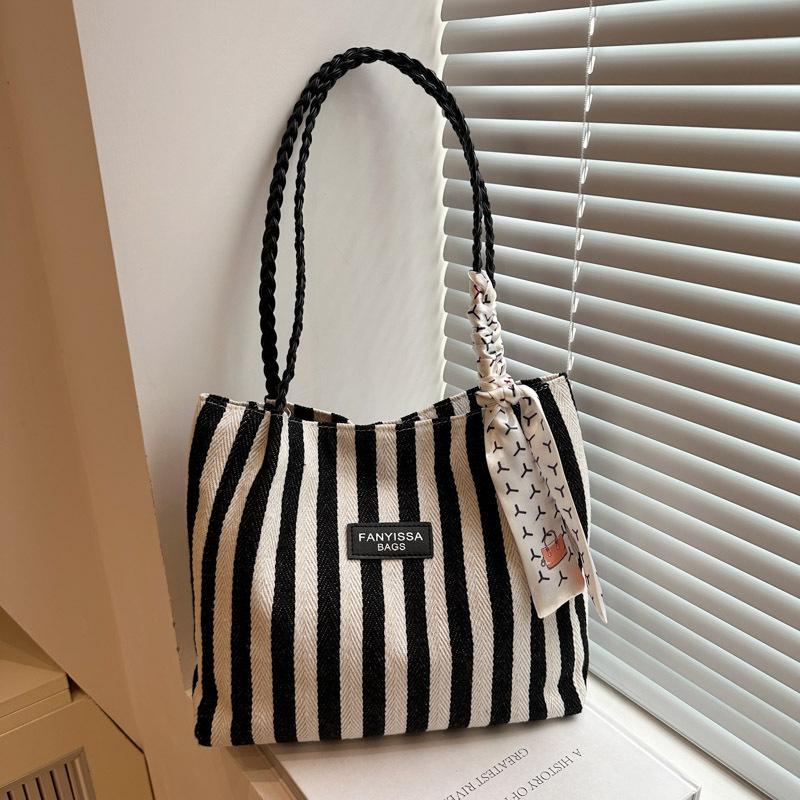 

Large capacity striped tote bag women s 2025 fashion casual fresh commuter canvas bag Korean simple shoulder bag чёрный