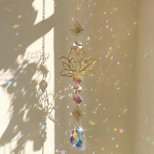 Sun Catcher Crystal Wind Chime, Lotus Flower Pendant Window Garden Decoration, Party Atmosphere Artifact Translucent Crystal Pendant.