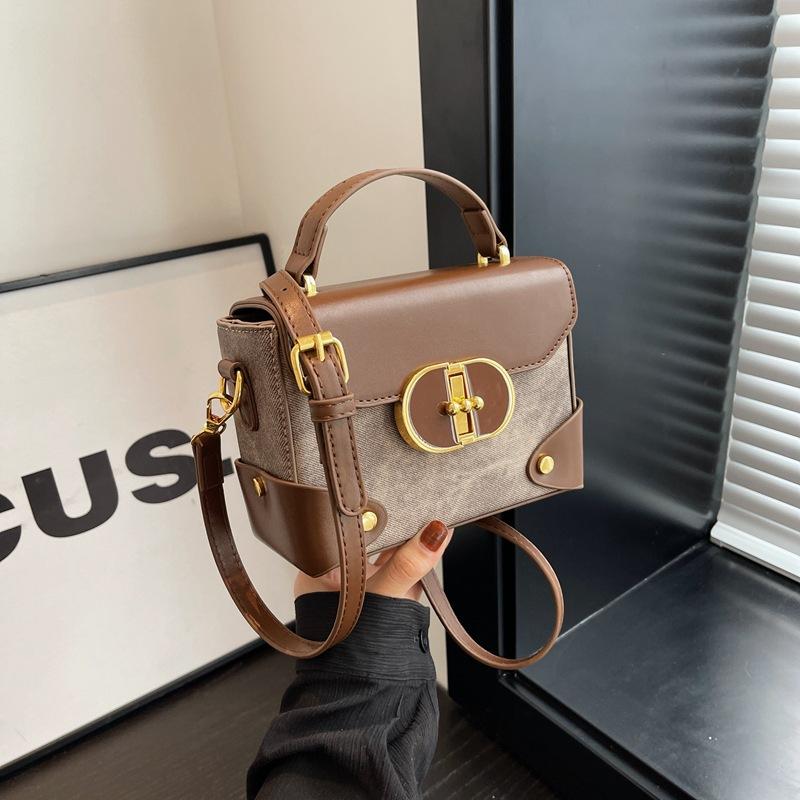This Year's Popular Small Bag Women's Fashion and Versatile 2025 New Retro Shoulder Crossbody Bag Handbag Small Square Bag