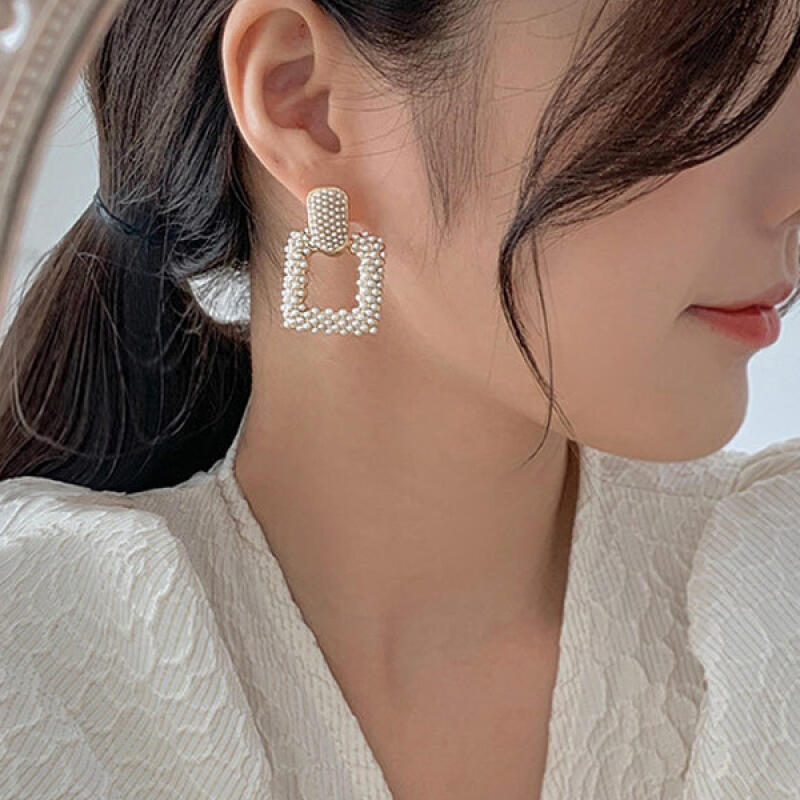 

Rizal Gold Square Cubic Layered Earrings gold