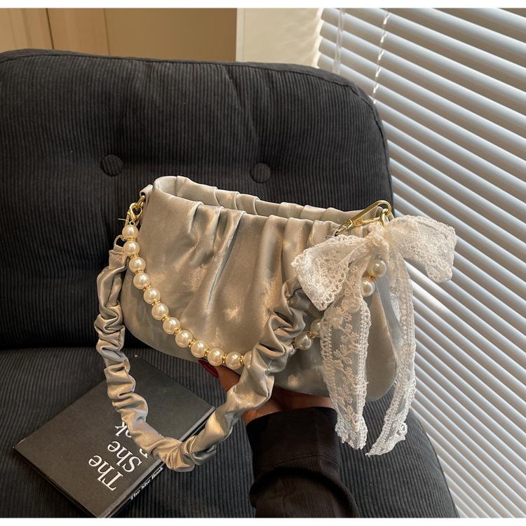 

Стильная и простая маленькая квадратная сумка 2025 новый сенс сумка-мессенджер для работы сумка с жемчужной цепочкой серебряный