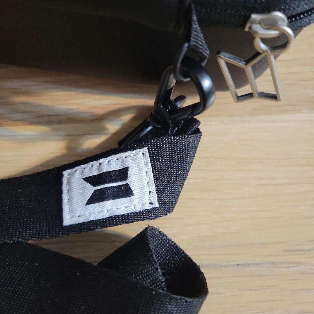 [USED] BTS AmiBomb with Case (Cannot Be Shipped Between 10/11-17)