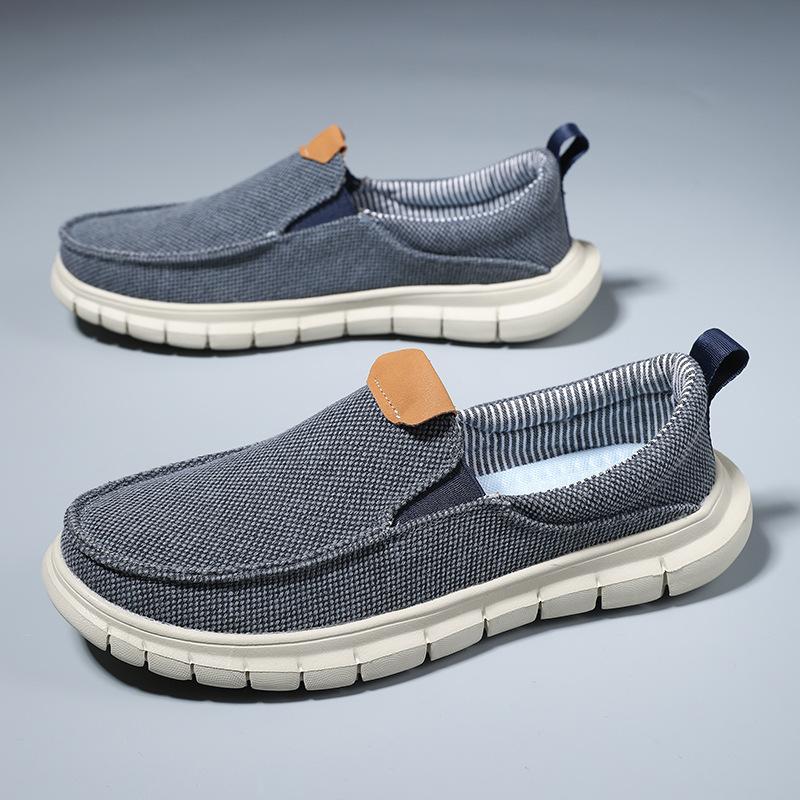 Breathable and lightweight canvas shoes men's deodorant sports and leisure shoes dad driving shoes cloth shoes large size men's shoes