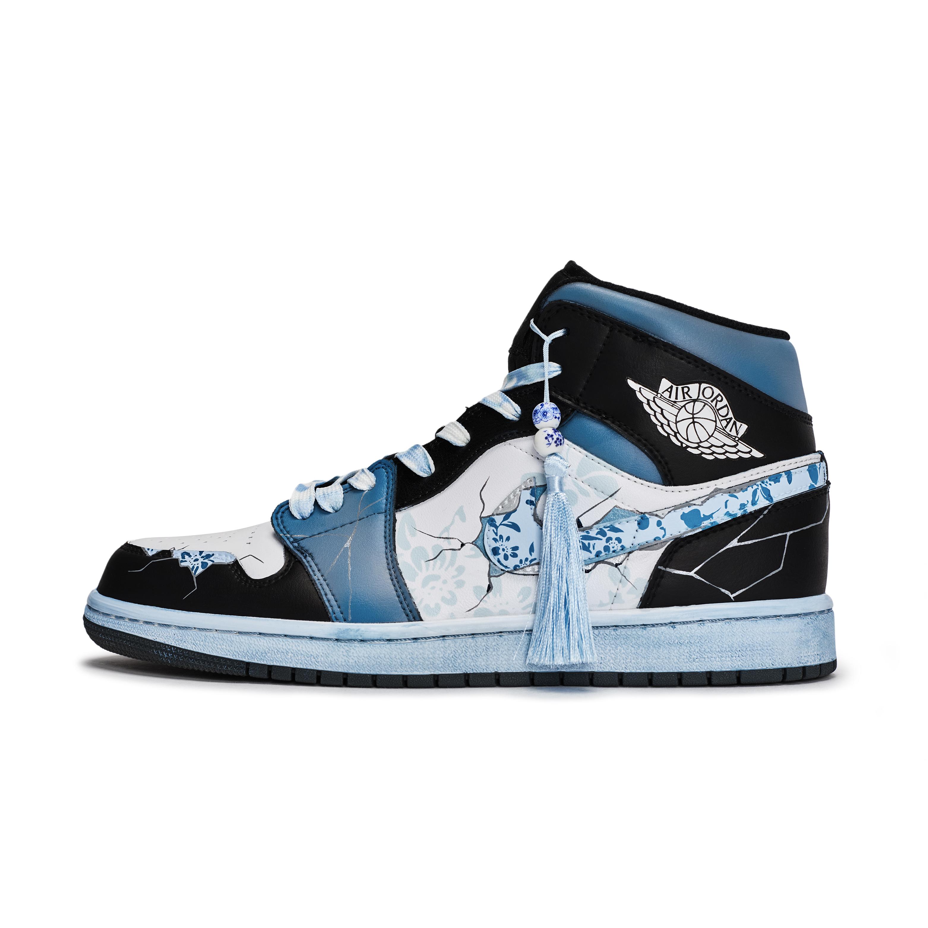 

Jordan Air Jordan 1 Vintage Basketball Shoes Unisex Mid Top Black/White/Blue DQ8426-001(Team80-) 42.5
