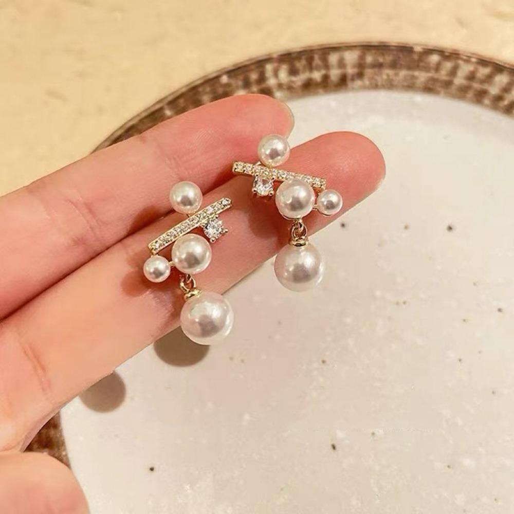 Cercei cu perle Cercei de damă de înaltă calitate
