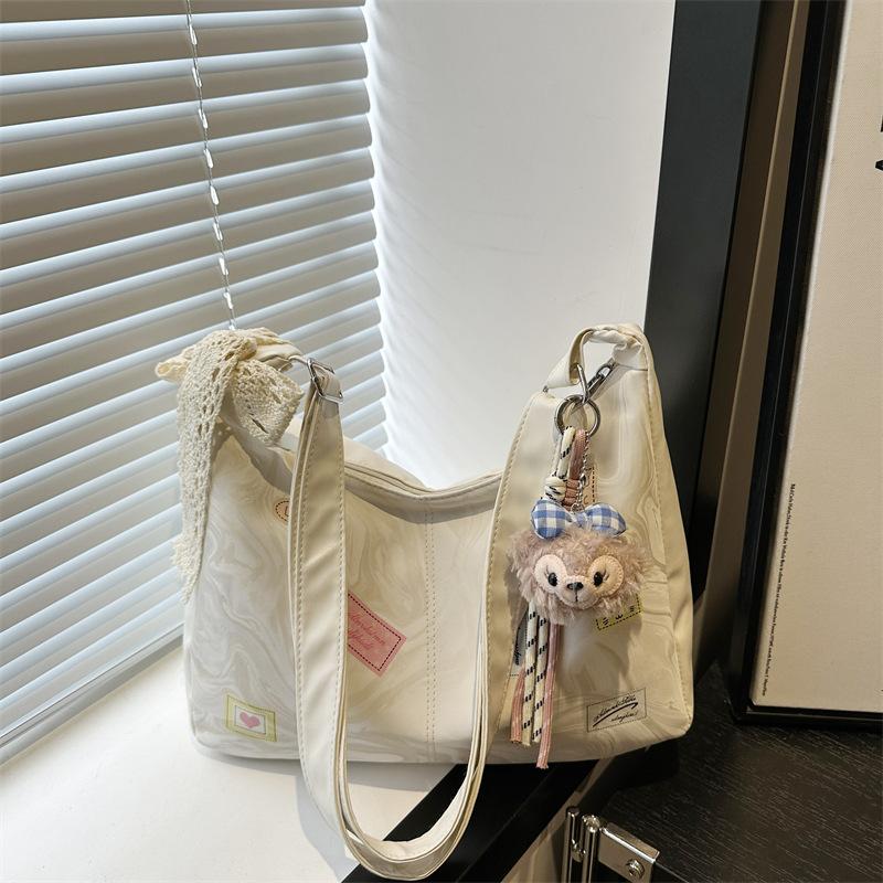 

Летний новый модный тренд красивая большая вместимость нишевый дизайн женская наплечная сумка под мышку сумка-мессенджер no pendant белый