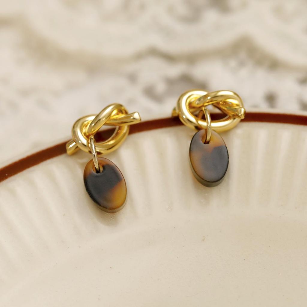 2023 Women's High-End 925 Silver Earrings: Niche Design, Perfect for Autumn and Winter