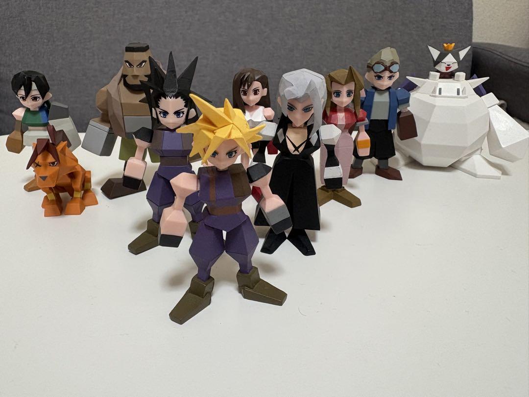 

[USED] FF7R Mini Figure Set (with secret)