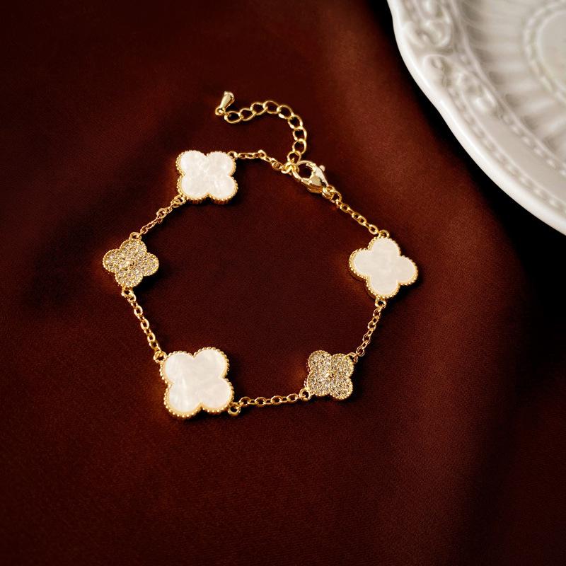Korean Zircon Flower Bracelet - Elegant Simple Design, Trendy Fashion, Versatile Hand Jewelry, Internet Celebrity Style.