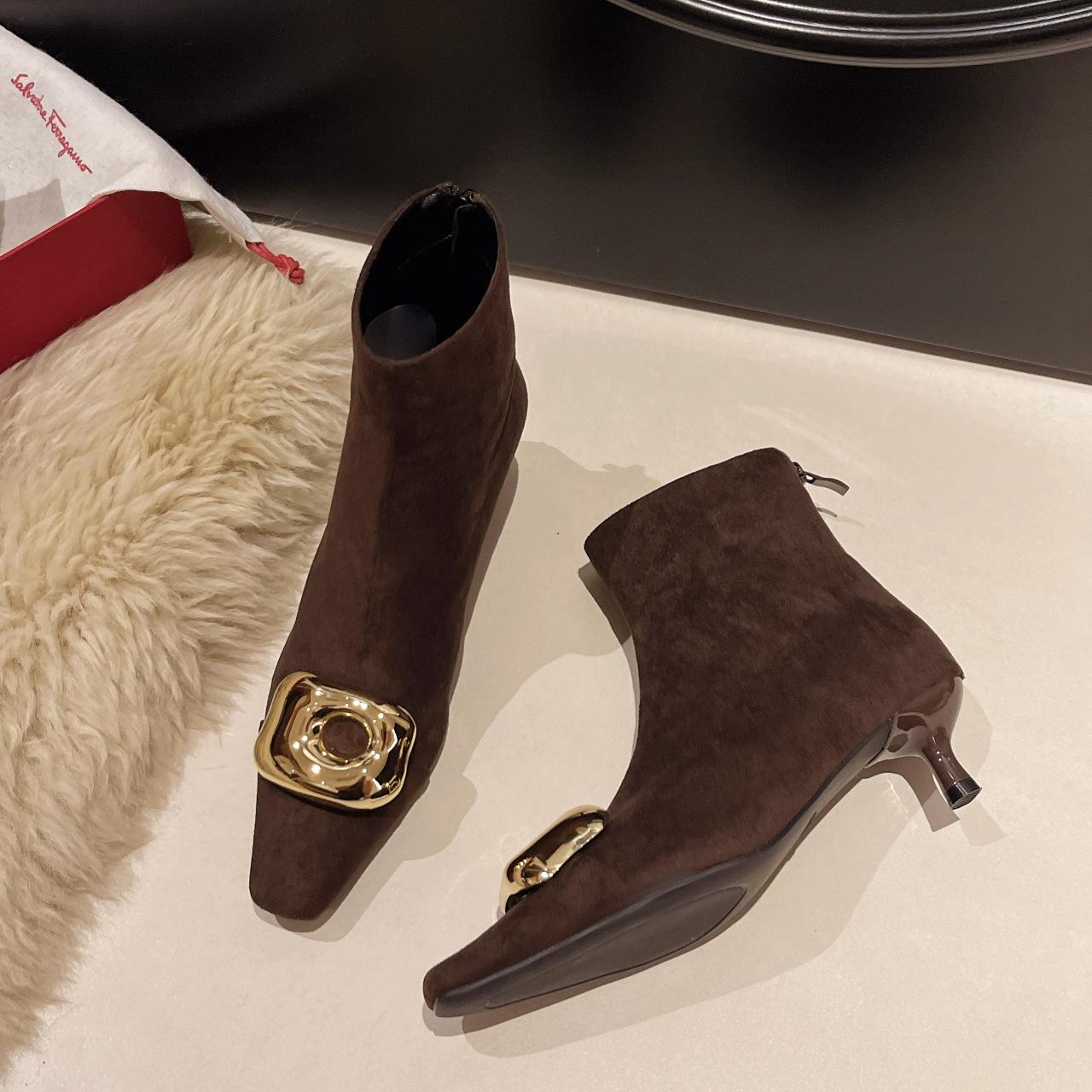 

Skinny boots 2025 new autumn and winter with skirt metal buckle pointed head thin heel medium heel temperament French low heel short boot velvet 40