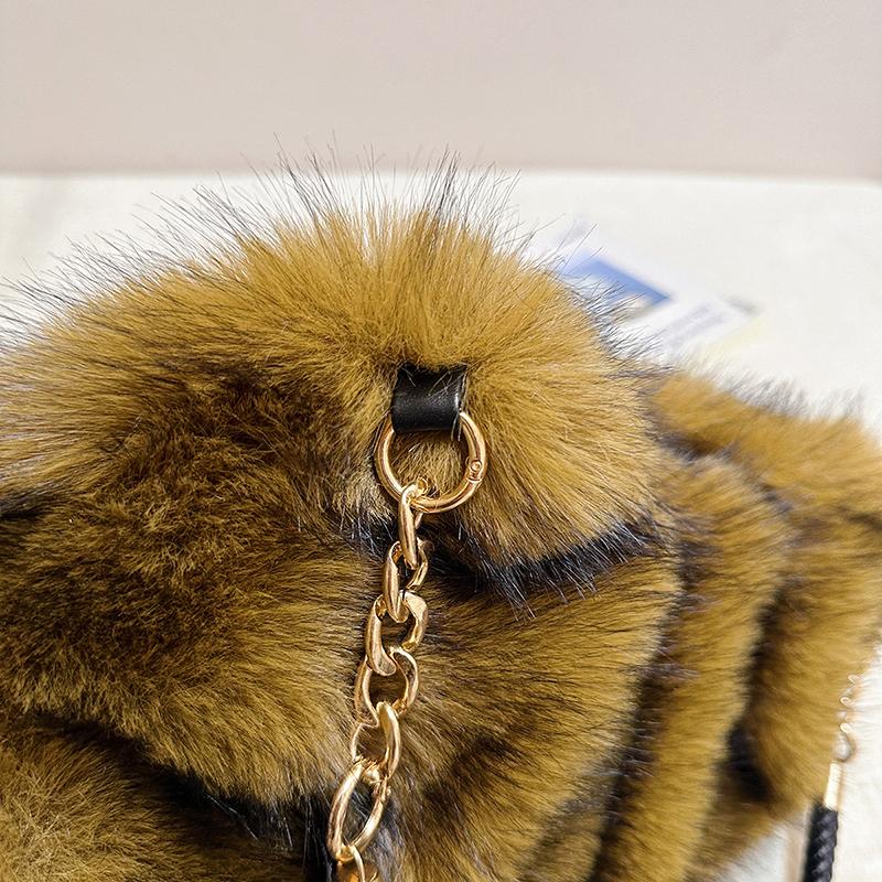 Women Faux Fur Shoulder Bag Soft Fluffy Plush Hobo Handbag with Chain Strap,Autumn Winter Fashion Ruched Underarm Bag Casual Daily Shopping Crossbody