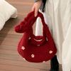 Autumn and winter new plush three-dimensional flower messenger bag drawstring shoulder strap shoulder bag high value portable commuter bag tide bag
