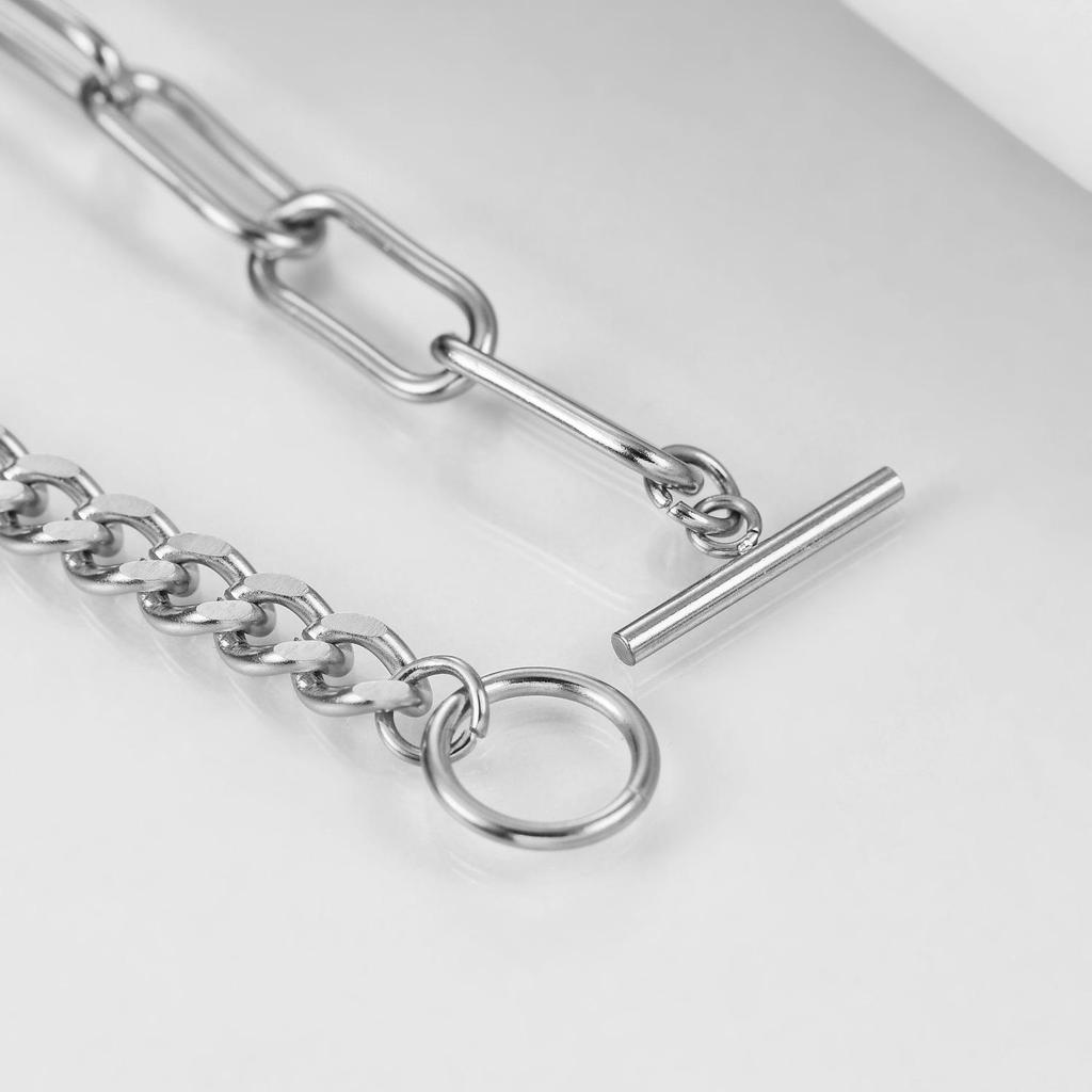 Elegant 7MM Round English Queen Coin Pendant Necklace with OT Buckle in Stainless Steel.