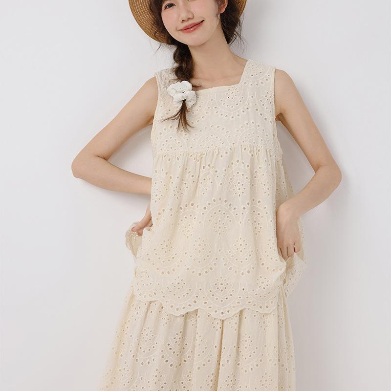 

Johnature Japanese Mori Women Sleeveless Small Vests Versatile Sweet Embroidered Tops Women Summer