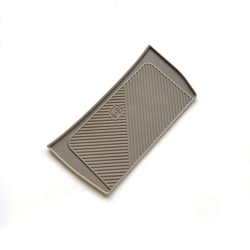 Pad de silicon pentru încărcare wireless Volvo XC90 pentru modificare interioară - Antiderapant, Compatibil cu 26 de modele