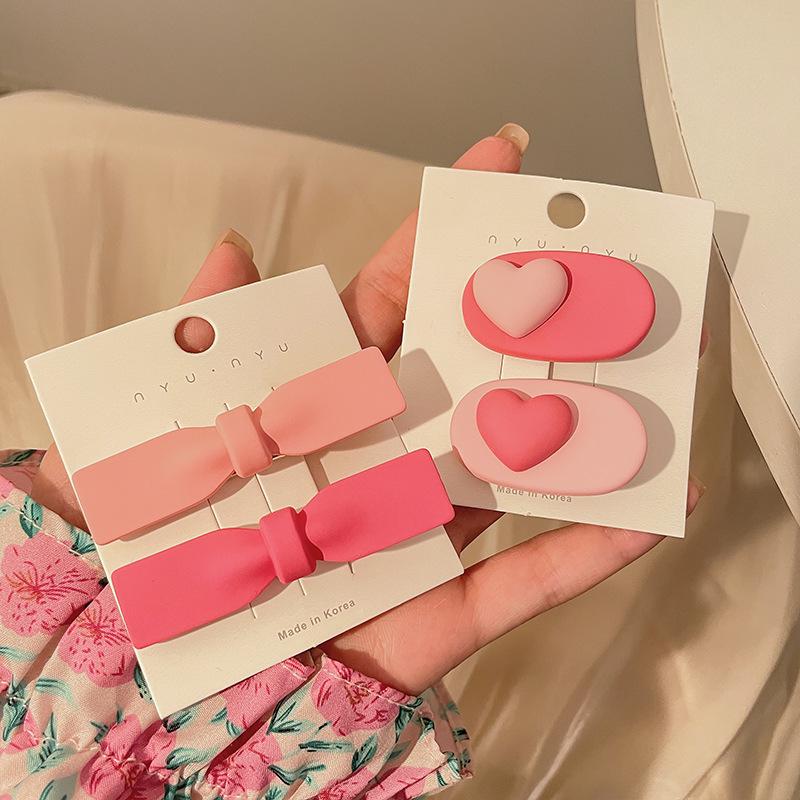 Pink Dopamine Hair Clip: Y2K Seamless Round Hairpin - Cute Small Side Clip for Women’s Bangs