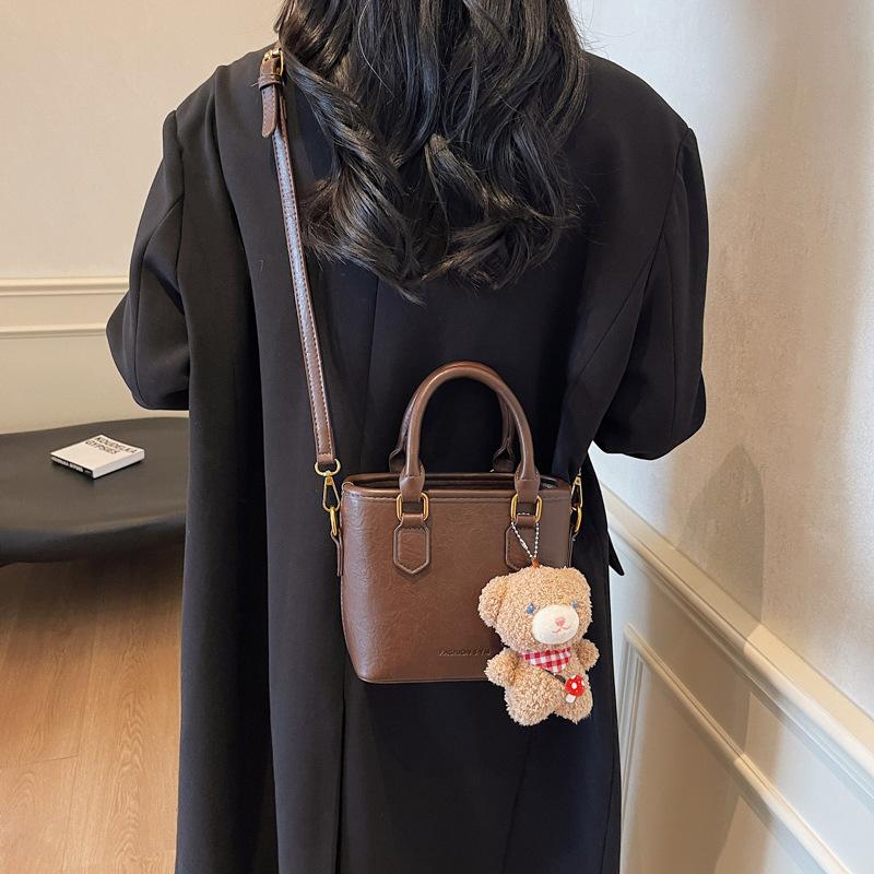 Retro High-End Hand Carry Fashion Bucket Bag Women'S Simple Shoulder Oblique Span Bag