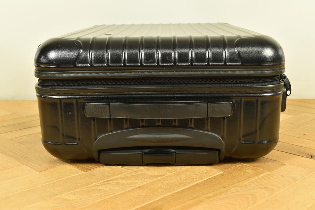 Rimowa Salsa Suitcase Carry-On Gloss Black Polycarbonate 33L from Germany