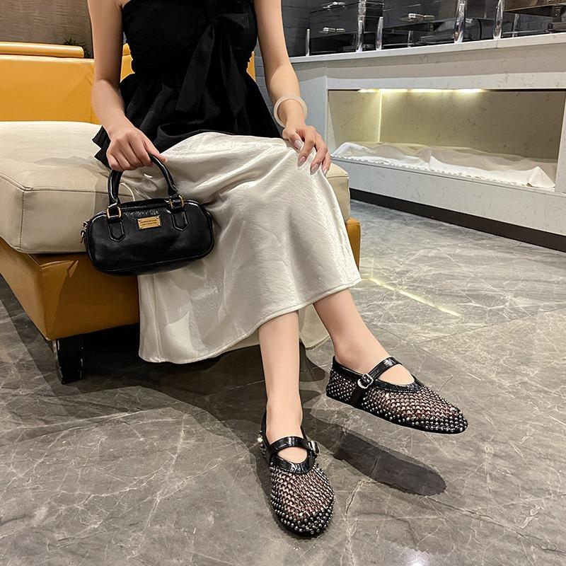 Fashion Woman Sandals Luxury Crystal Rhinestone Fishnet Flat Shoes Woman Designer Rivet Mesh Mary Jane Shoes Ladies Plus Size Sandals
