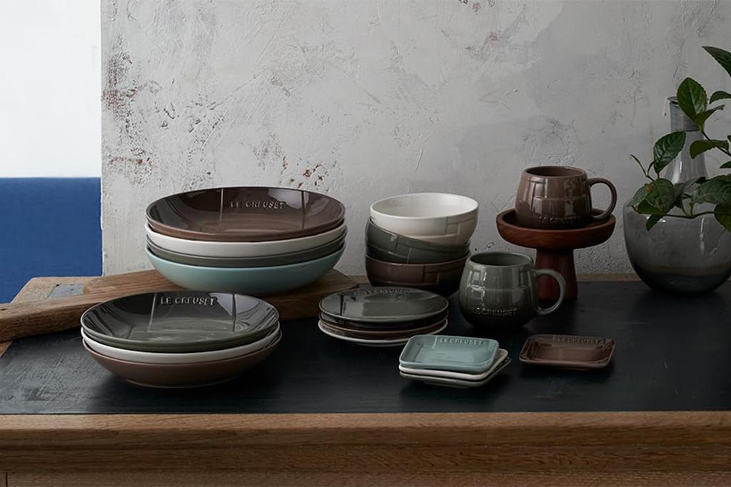 Le Creuset Mesh Bowl, Sepia, Heat and Cold Resistant, Microwave and Oven Safe [Official Japanese Product]