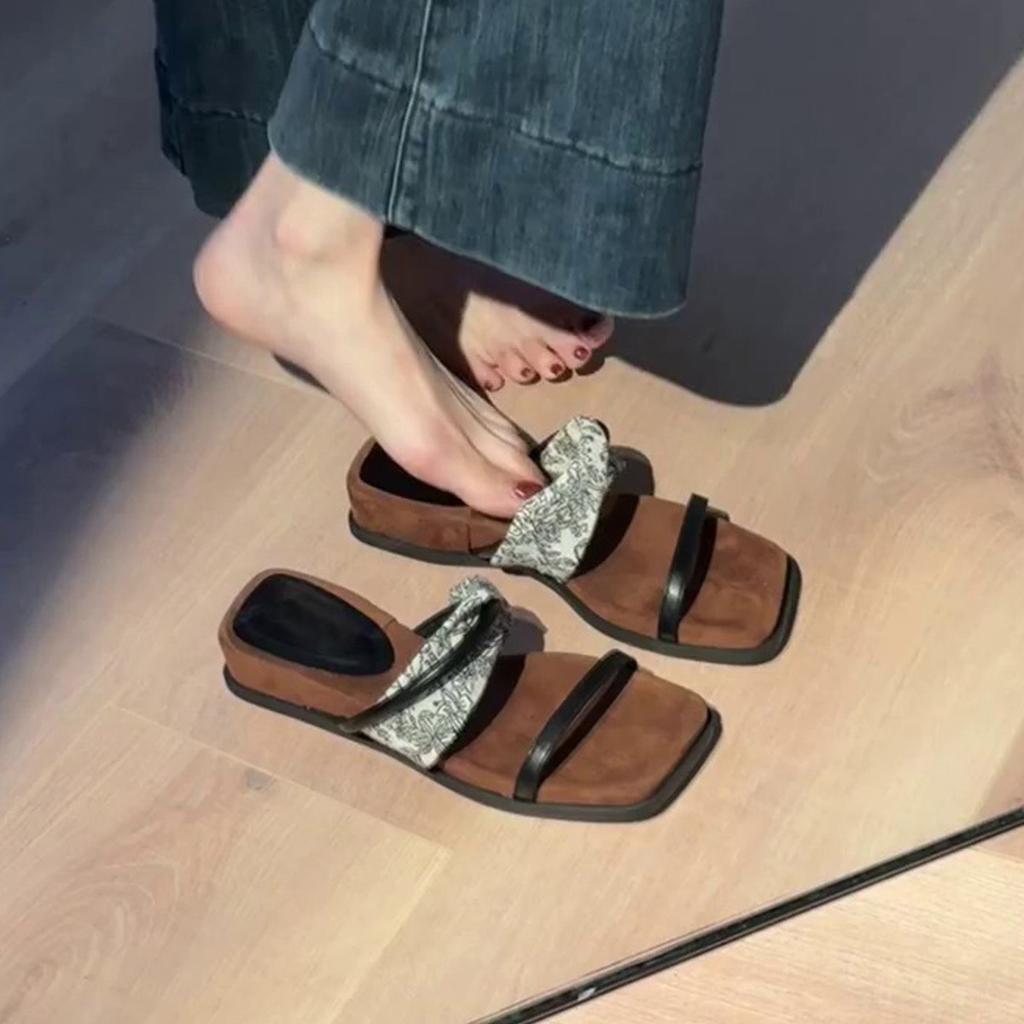 Thick-soled Open-toed One-word Cool Slippers Women's Wear Square Head Temperament Slippers Vacation Beach Shoes