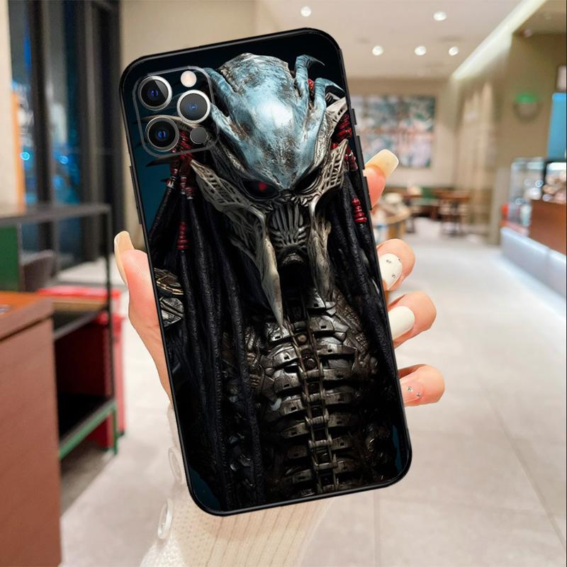 Alien Vs Predator Phone Case For iPhone 17 Air 16 14 13 11 15 Pro Max mini 15 16 Plus 16e Protective Cover