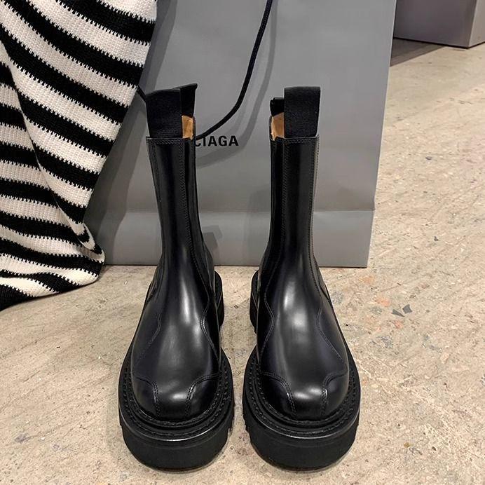 

Жіночі черевики челсі з товстою підошвою з натуральної шкіри - Осінньо-зимовий британський стиль з пряжкою-значком і приталеною посадкою. 36