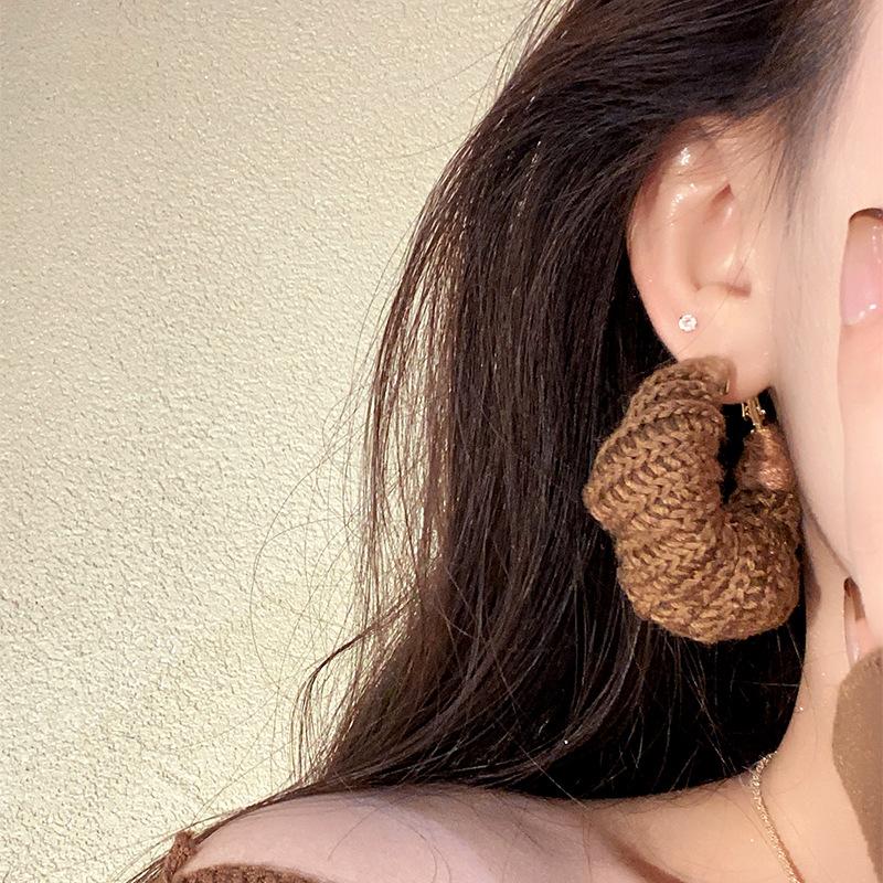 Autumn and winter exaggerated knitted wool round earrings earrings fashion temperament earrings women
