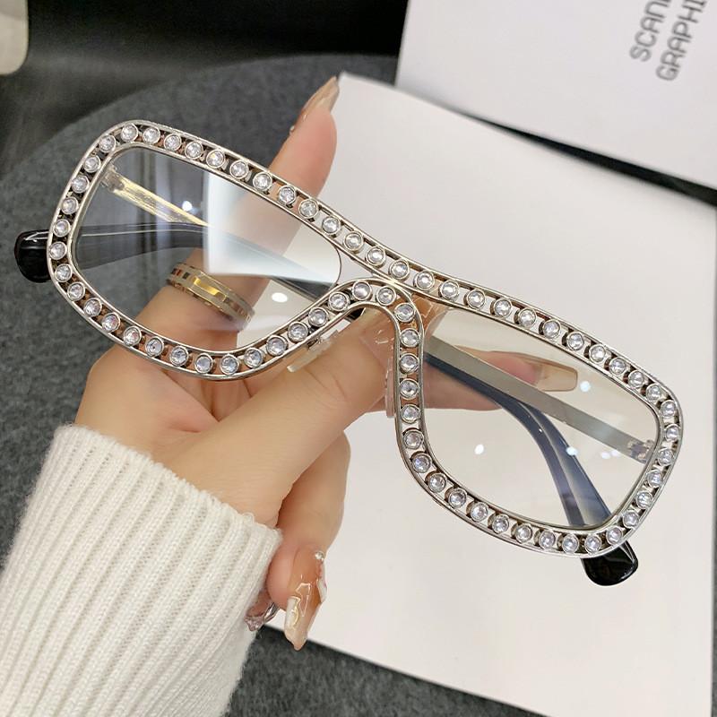 Metal Frame Sunglasses With Sparkling Rhinestone For Summer Party And Fashion